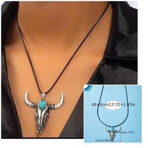 VIBRANT TURQUOISE BULL HEAD NECKLACE